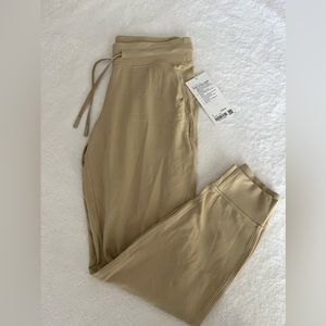LULULEMON READY TO RULU JOGGER size 8